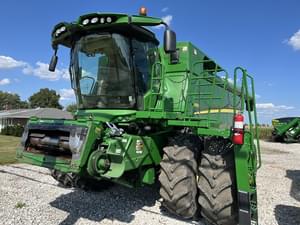 2016 John Deere S680 Image