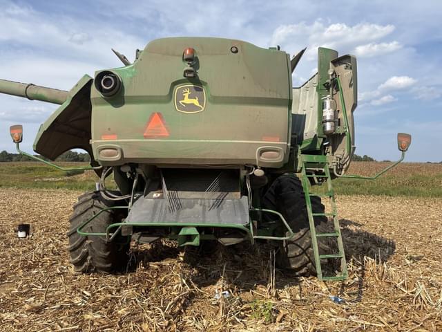 Image of John Deere S680 equipment image 3