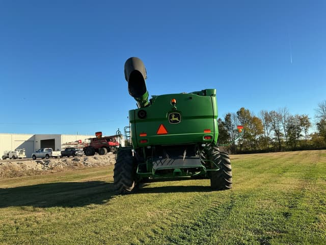 Image of John Deere S680 equipment image 3