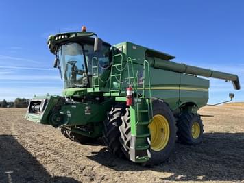 Main image John Deere S680