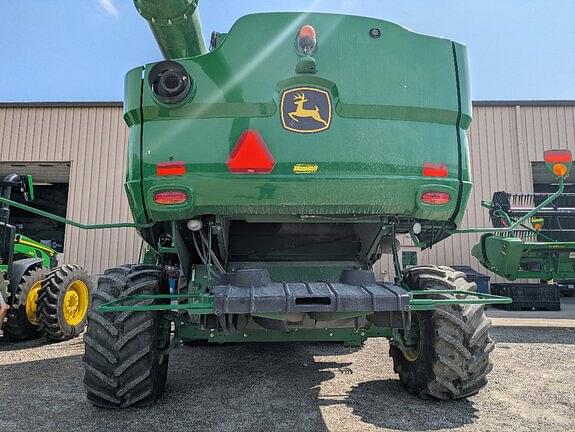 Image of John Deere S680 equipment image 4