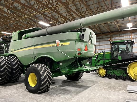 Image of John Deere S680 Primary image