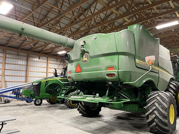 Image of John Deere S680 equipment image 4