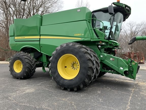 Main image John Deere S680