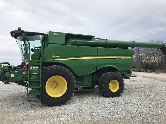 Image of John Deere S680 equipment image 1