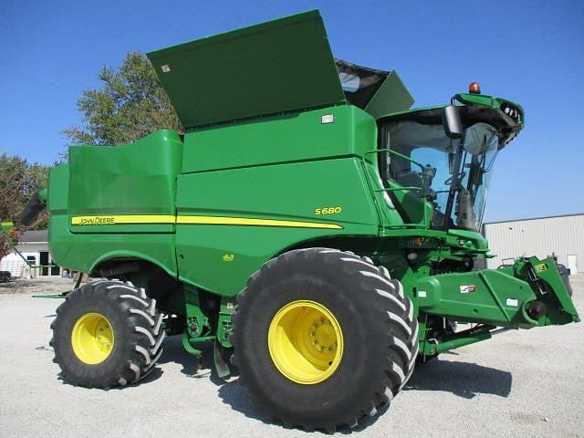 Image of John Deere S680 equipment image 1