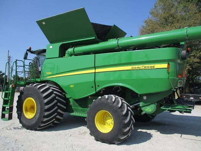 Image of John Deere S680 equipment image 4