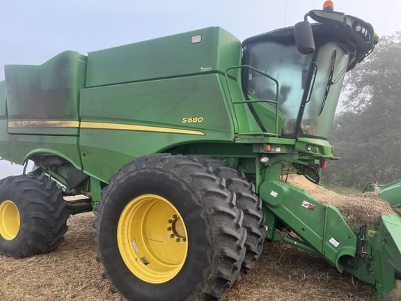 2016 John Deere S680 Equipment Image0