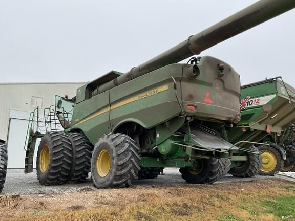 Image of John Deere S680 equipment image 2