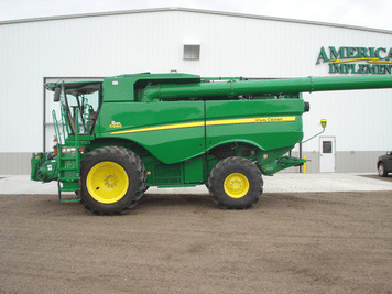 Main image John Deere S680