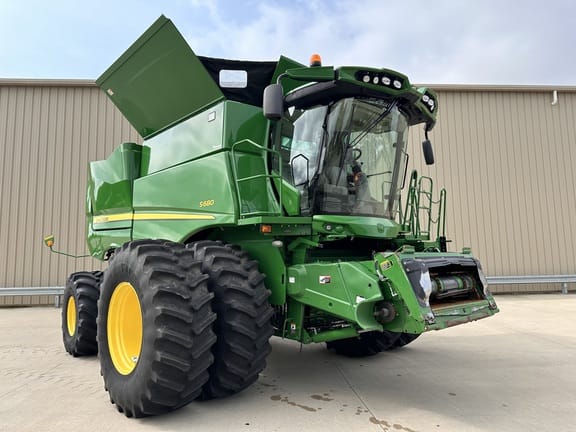 2016 John Deere S680 Equipment Image0