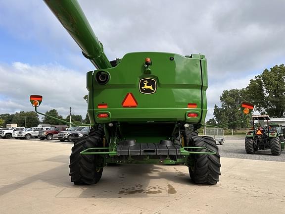 Image of John Deere S680 equipment image 3