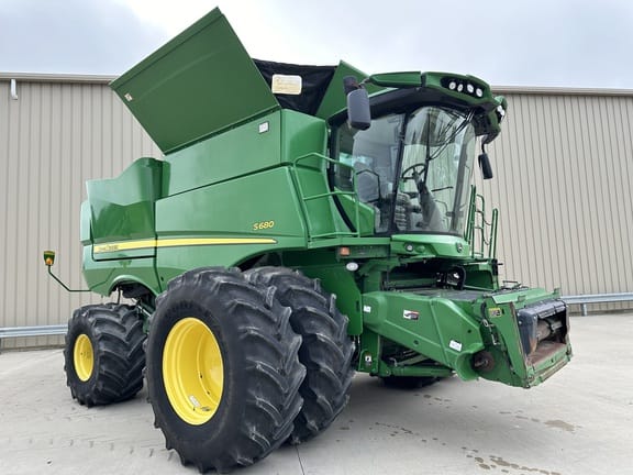 2016 John Deere S680 Equipment Image0