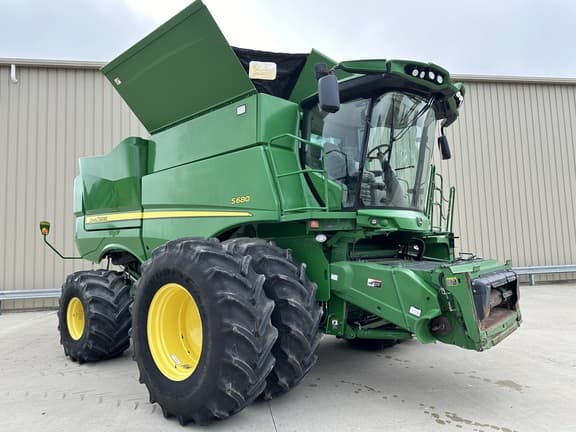 Image of John Deere S680 equipment image 1