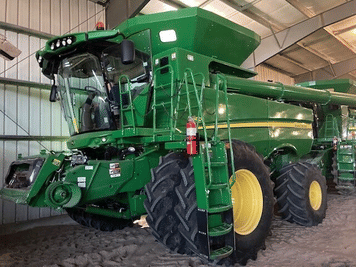 Main image John Deere S680