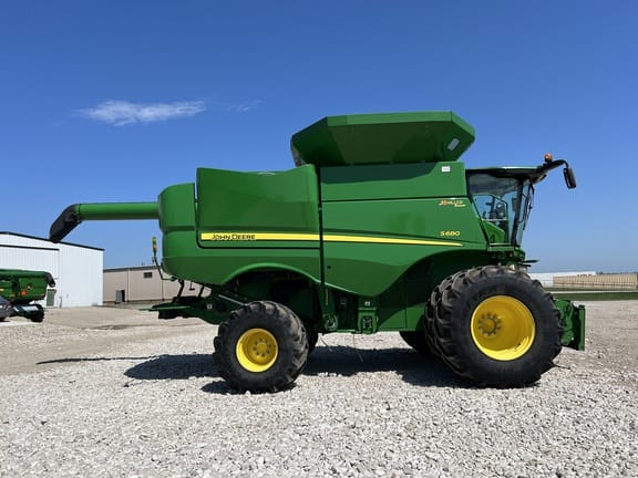 Main image John Deere S680