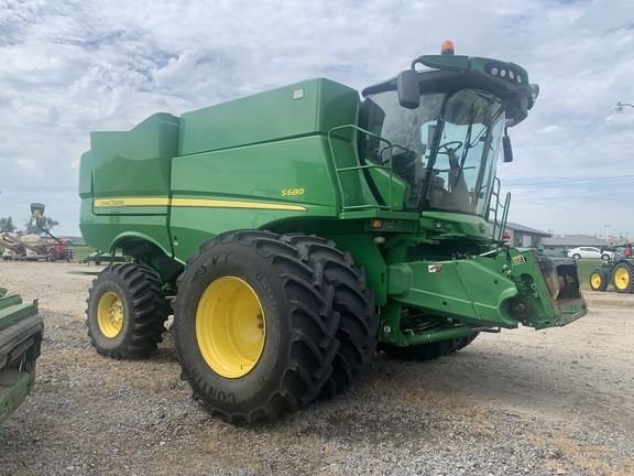 Main image John Deere S680