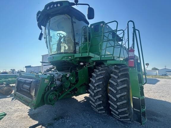 Image of John Deere S680 Primary image