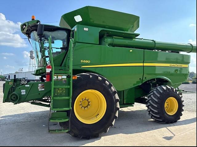 Image of John Deere S680 equipment image 1