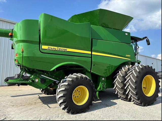 Image of John Deere S680 equipment image 2