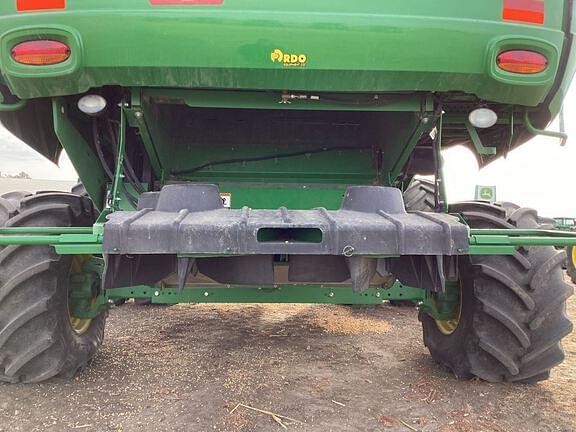 Image of John Deere S680 equipment image 4