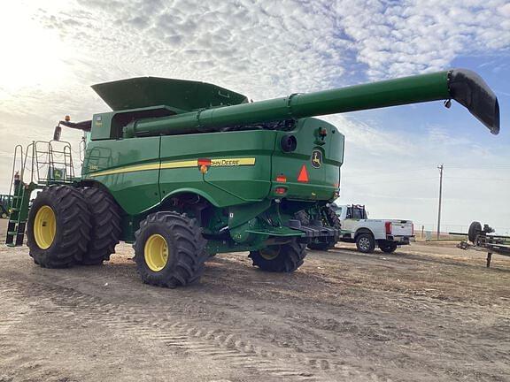 Image of John Deere S680 equipment image 1