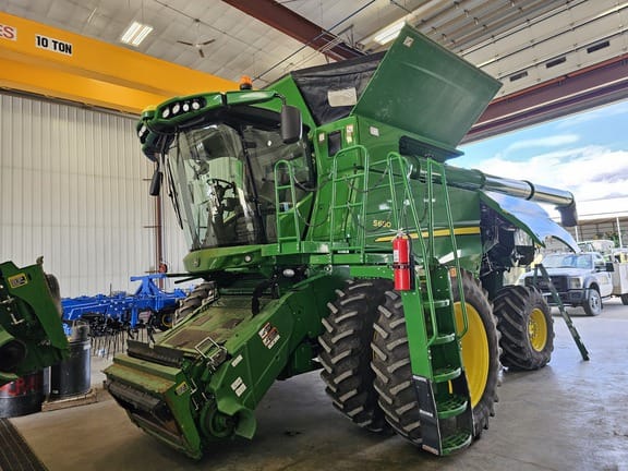 Main image John Deere S680