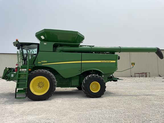 Image of John Deere S680 equipment image 3