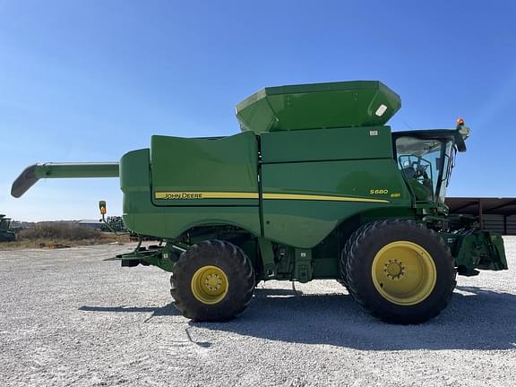 Image of John Deere S680 equipment image 2