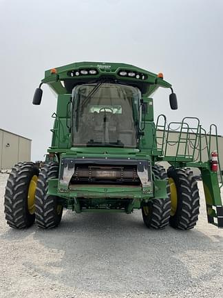 Image of John Deere S680 equipment image 4