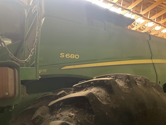 2016 John Deere S680 Equipment Image0