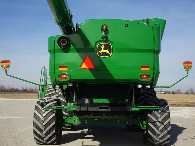 Image of John Deere S680 equipment image 3