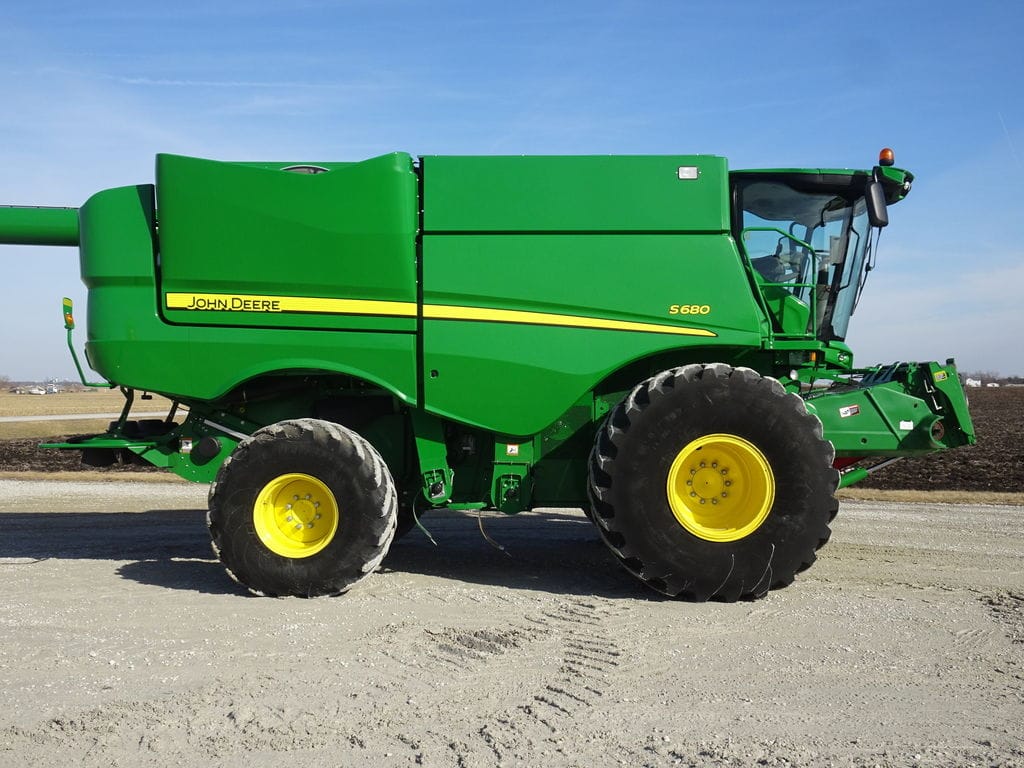Main image John Deere S680
