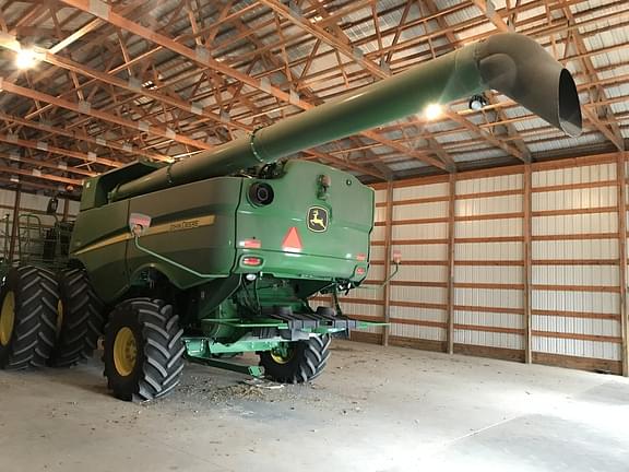 Image of John Deere S680 equipment image 3