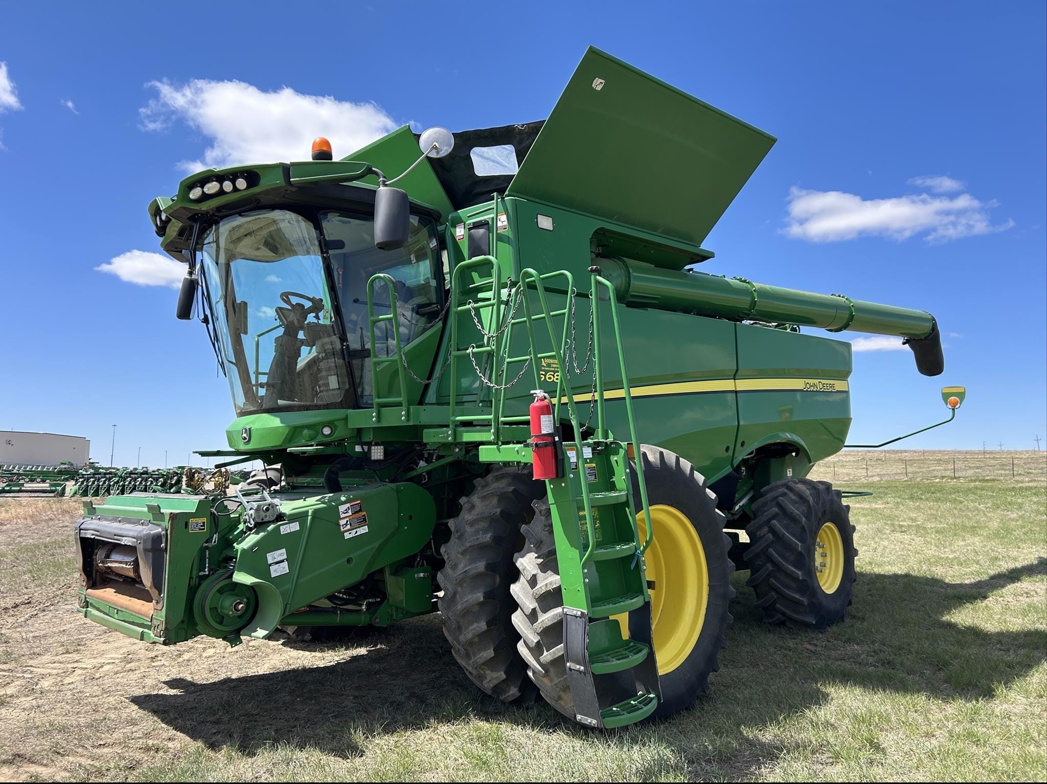 2016 John Deere S680 Equipment Image0