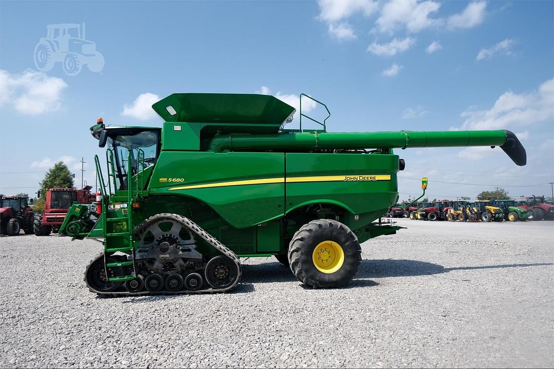 Image of John Deere S680 Primary image