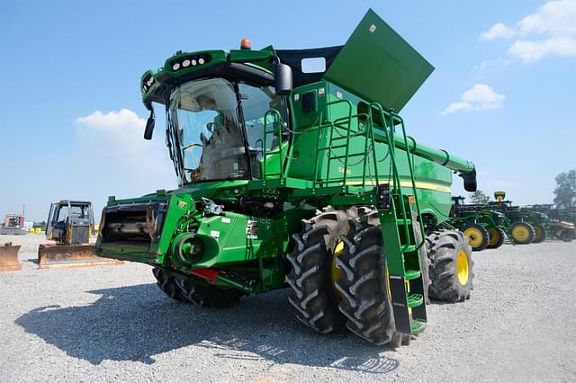 Image of John Deere S680 equipment image 2