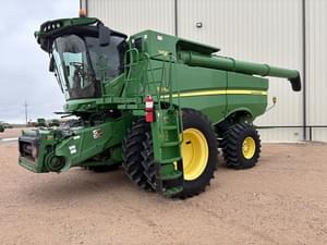 2016 John Deere S680 Image