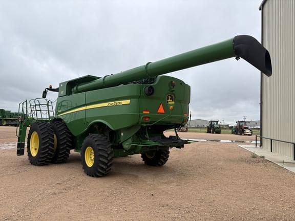 Image of John Deere S680 equipment image 2