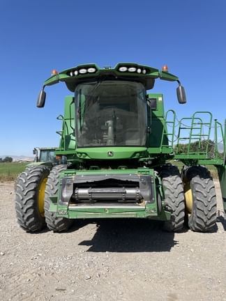 2016 John Deere S680 Equipment Image0
