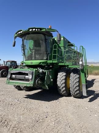 Image of John Deere S680 equipment image 1
