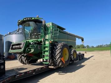 Main image John Deere S680