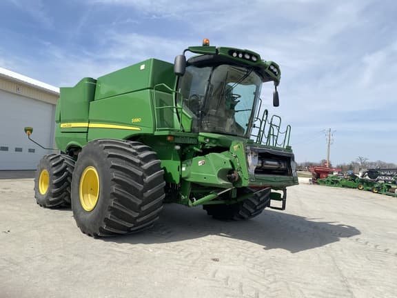 Image of John Deere S680 equipment image 1