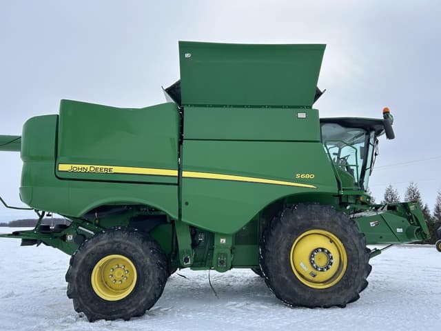 Image of John Deere S680 equipment image 3