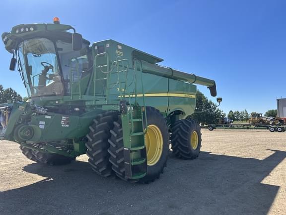 Image of John Deere S680 equipment image 4