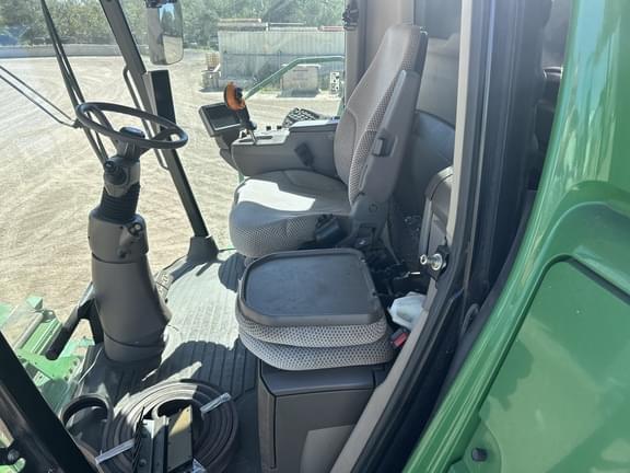 Image of John Deere S680 equipment image 2