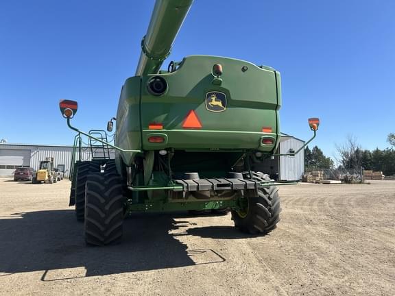 Image of John Deere S680 equipment image 3