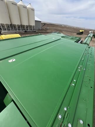 Image of John Deere S680 equipment image 4