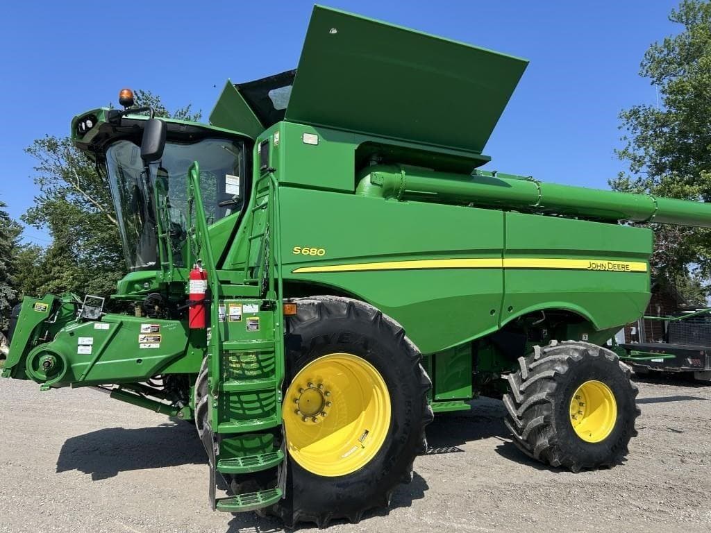 Image of John Deere S680 Primary image
