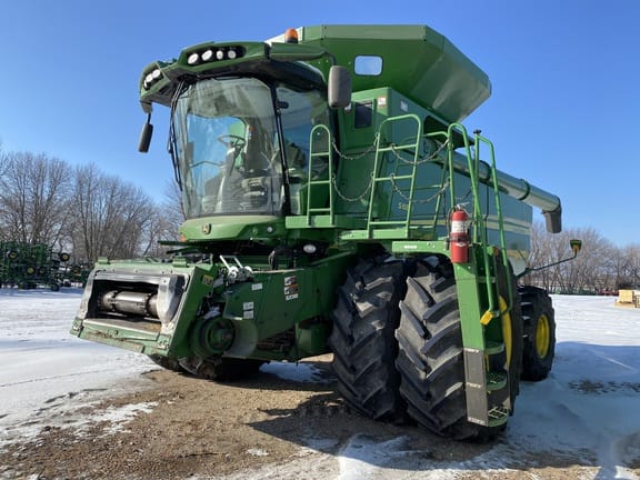 Main image John Deere S680